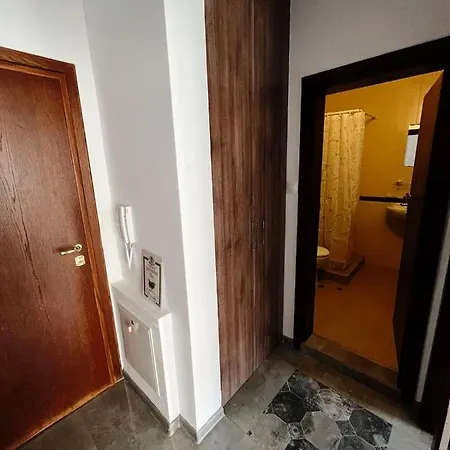 Lubata 5 Apartment